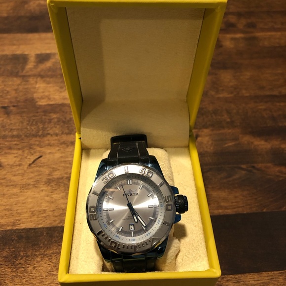 Men’s Invicta Watch - Picture 2 of 5